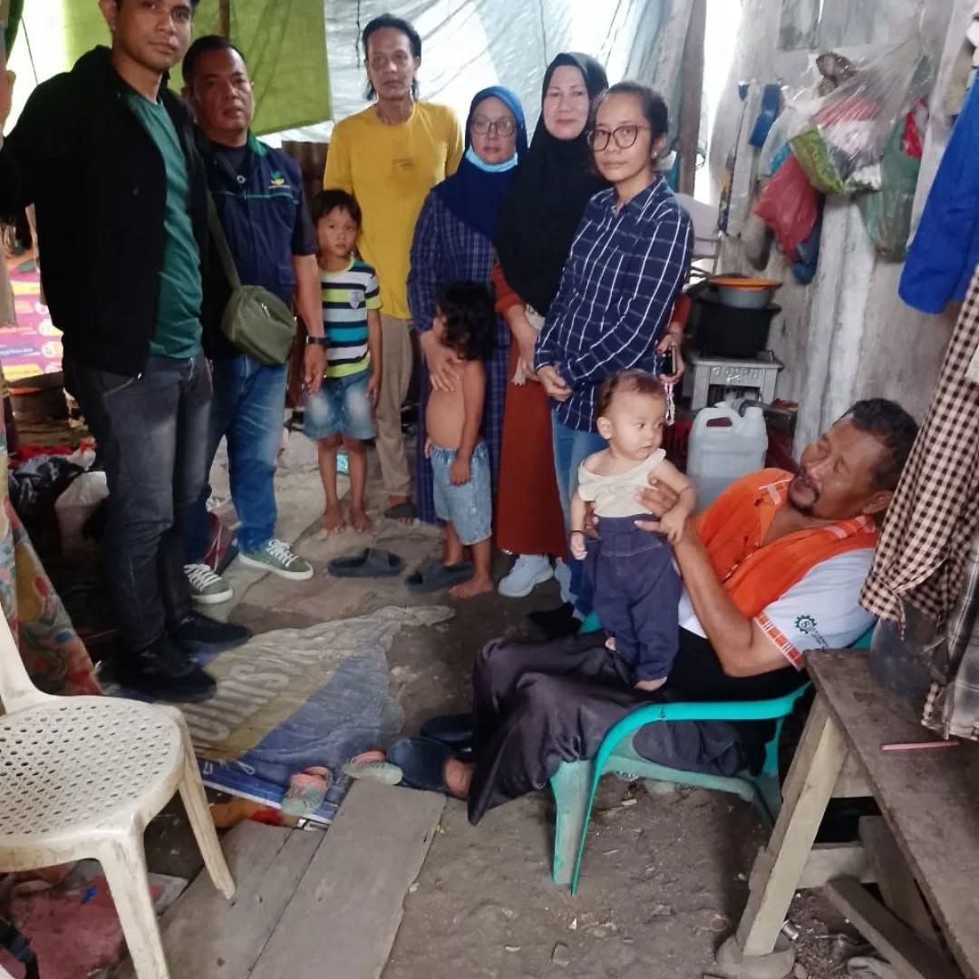 Dinas sosial kota tebing tinggiTim Dinas Sosial Kota Tebing Tinggi melakukan penjangkauan terhadap keluarga terlantar